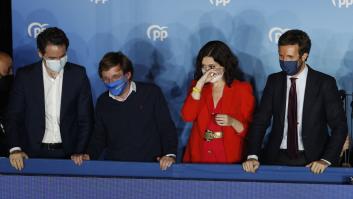 Gonzo, que siguió a Ayuso en la campaña, cuenta lo que estaría pasando realmente tras esta foto