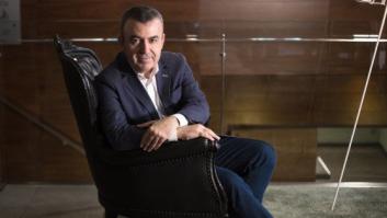 Lorenzo Silva: "Antes, te pegaban y ya. Ahora te pegan, lo graban, lo cuelgan y todo el mundo ve la humillación"