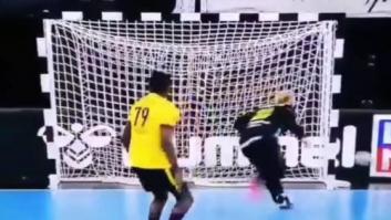 La asombrosa rosca en el Mundial de balonmano que recuerda al famoso gol de Roberto Carlos