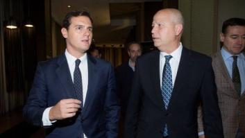 Rivera compara las protestas del PSOE contra la investidura en Andalucía con los escraches de la CUP y los CDR