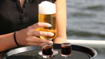 Retiran de un portal de empleo el anuncio de un pub de Aranjuez que buscaba "camarera sexy y mínimo talla 95 de pecho"