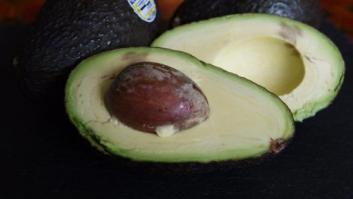 Sigue estos pasos y conseguirás pelar y cortar un aguacate sin estropearlo ni manchar