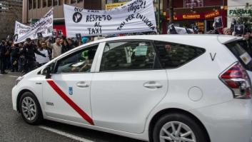 Taxis, Uber y Cabify llevarán matrículas azules