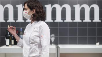 Ayuso califica de "algo puntual" la vacunación irregular de 45 empleados de una escuela de negocios privada