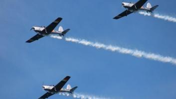 Un piloto causa el sonrojo de la Armada de EEUU al pintar un pene en el cielo