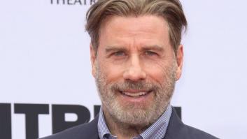 John Travolta acepta (al fin) que es calvo