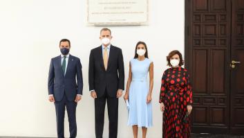 La foto de los 25.000 'me gusta': mira a Carmen Calvo y luego al rey y quizá te des cuenta del porqué