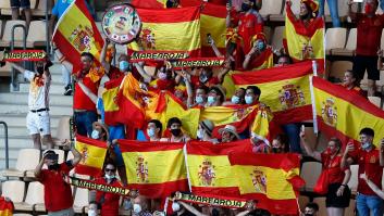 La retransmisión del España-Polonia enfoca a la grada y muchos no dan crédito a lo que se ha visto