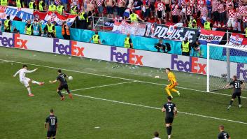 Las cámaras enfocan una pancarta de aficionados españoles y se convierte en fenómeno viral