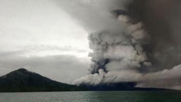 Indonesia eleva la alerta en el volcán que provocó el tsunami
