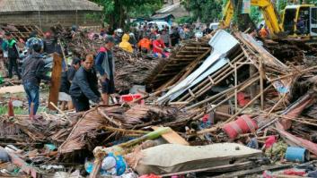 Al menos 281 muertos y más de 1.000 heridos por un tsunami en Indonesia