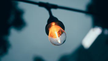 Un fallo "de alcance global" provoca un apagón y deja a miles de personas sin luz en toda España