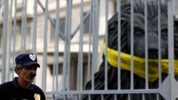 El Constitucional admite a trámite los recursos contra la ley mordaza y la prisión permante