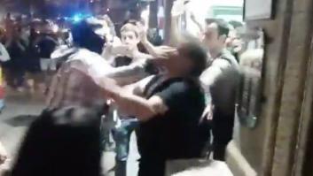 Ultraderechistas agreden a varias personas ante la sede de Catalunya Ràdio