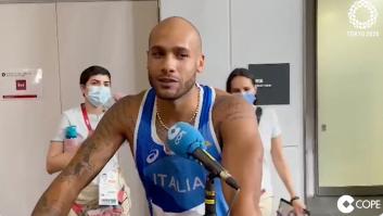 Entrevistan al ganador de los 100 metros lisos, recibe LA llamada y se tiene que ir pitando