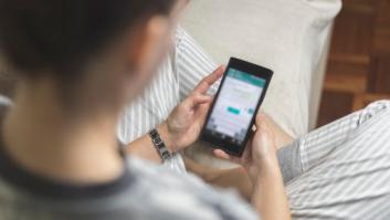 Ofrecen 80.000 euros por vivir un año sin smartphone: estos son los requisitos