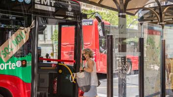 Una joven valenciana denuncia que no le dejan subir al autobús por llevar un top corto