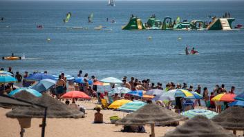 Una periodista de TVE dice lo que piensa al ver a familias con niños en la playa y se monta en Twitter
