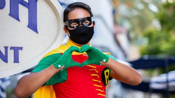 Robin revela su bisexualidad en el nuevo cómic de Batman con sello español