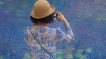 Este fotógrafo combina los visitantes de los museos con las obras y el resultado es maravilloso