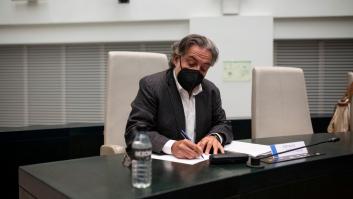 Pepu Hernández se despide del Ayuntamiento de Madrid entre aplausos de compañeros y rivales