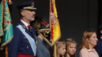 Miles de personas arropan el desfile del 12 de octubre con la bandera de España en pleno conflicto con Cataluña