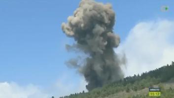 "¡Hala!, ¡Hala!": La televisión canaria capta en directo el momento de la erupción en La Palma