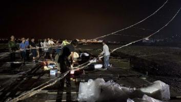 Un artista chino crea una escalera de fuegos artificiales en el cielo (VÍDEO)