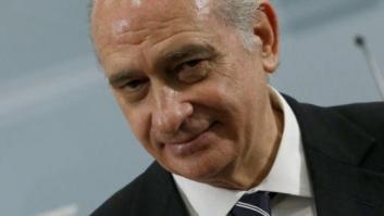 Fernández Díaz estudia denunciar al PSOE por denunciarle