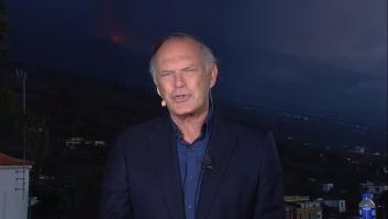 Pedro Piqueras sufre en directo una de las consecuencias para la salud provocadas por el volcán