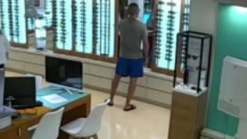 Libertad para el miembro de 'La Manada' que sustrajo unas gafas en un comercio