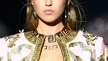 Lila Grace, hija de Kate Moss, aplaudida por desfilar con su bomba de insulina