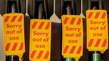 Londres moviliza a sus militares para conducir camiones con gasolina ante el desabastecimiento