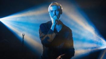 A la izquierda de la izquierda