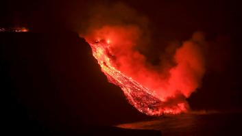 Críticas por lo que se ha visto en La 1 mientras la lava llegaba al mar en La Palma