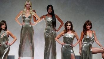 Versace reúne a las cinco top models de los 90 para homenajear a Gianni