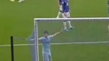 El conmovedor gesto de Agüero: detuvo el partido para que atendieran a un aficionado