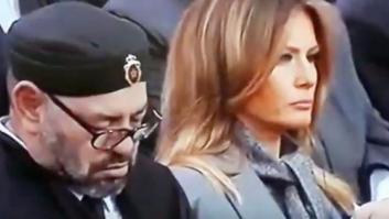 El rey de Marruecos y su 'siestecita' en pleno discurso de Macron