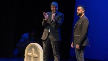 Dani Mateo llena el Teatro Quijano de Ciudad Real a pesar de la protesta de 70 personas