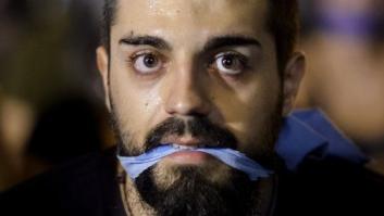 Amnistía denuncia que hay una media de 80 multas diarias contra la libertad de expresión