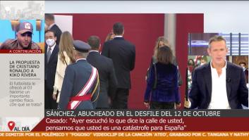 Joaquín Prat lo ve en pantalla, se lleva la mano a la cara, mira el reloj y acaba estallando