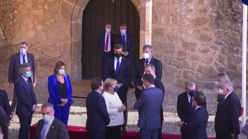 El momento 'tierra, trágame' de Casado con Merkel: quizá lo peor que podía pasar