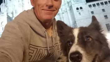 La historia detrás de Cora, la perrita del selfie que emociona a decenas de miles de personas