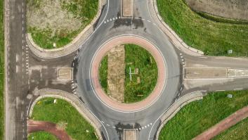 La Guardia Civil advierte sobre este error que muchos cometen en las rotondas