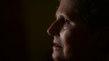 Científicos españoles logran que una mujer ciega reconozca formas y letras con un implante en el cerebro