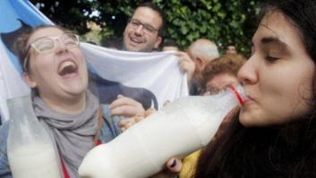 Principio de acuerdo, aunque con 'peros', para poner fin al conflicto de la leche