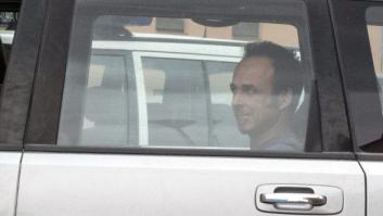 Francesco Arcuri vuelve con los niños a Italia, donde prosigue el proceso judicial con Juana Rivas