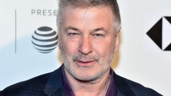 La Fiscalía estadounidense rebaja los cargos contra Alec Baldwin
