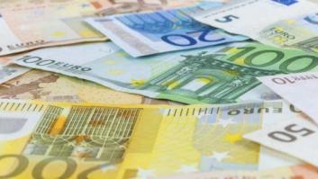 Un vecino de Elche devuelve a la policía local un maletín perdido con 6.500 euros