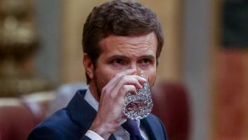Casado se fue de cena con todos los diputados del PP en pleno conflicto con Ayuso